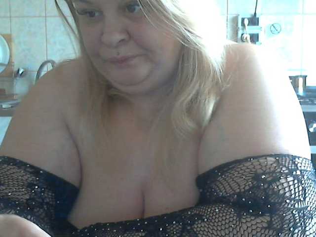 AriannaMilf's BongaCams show and profile