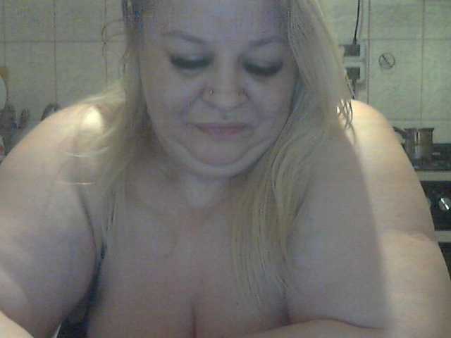 AriannaMilf's BongaCams show and profile