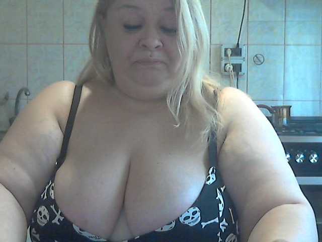 AriannaMilf's BongaCams show and profile