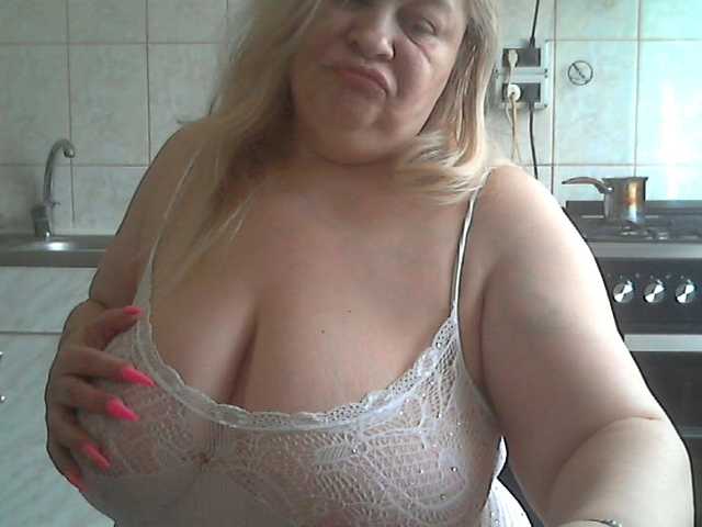 AriannaMilf's BongaCams show and profile