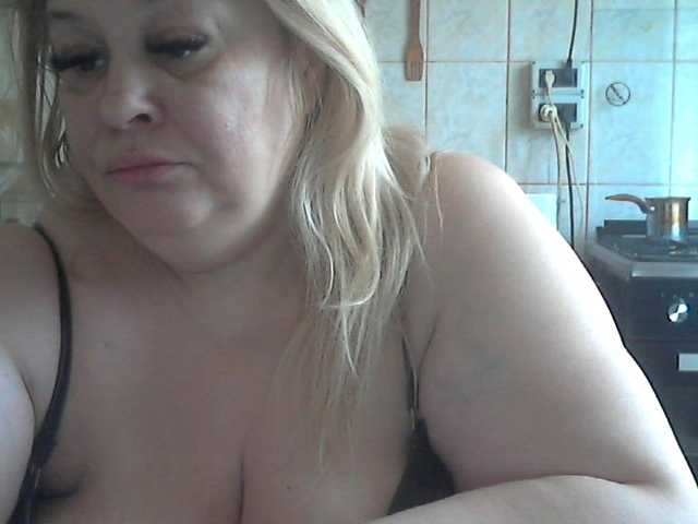 AriannaMilf's BongaCams show and profile