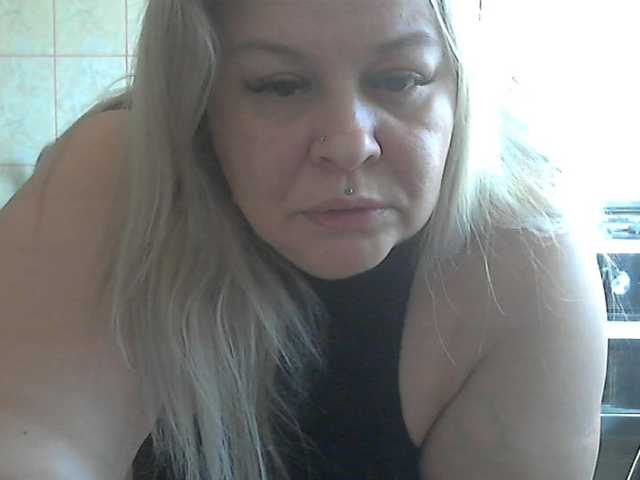 AriannaMilf's BongaCams show and profile