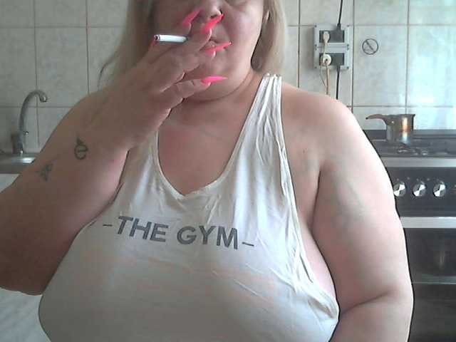 AriannaMilf's BongaCams show and profile