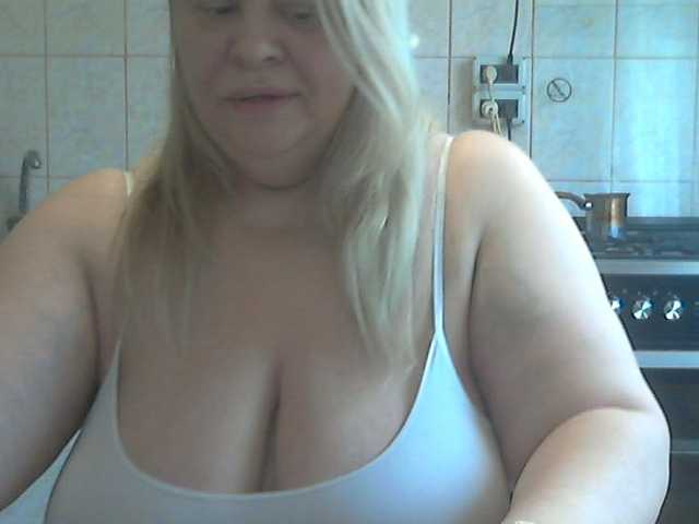 AriannaMilf's BongaCams show and profile