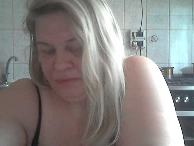 AriannaMilf's BongaCams show and profile