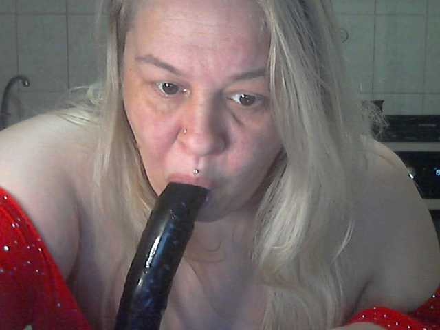 AriannaMilf's BongaCams show and profile