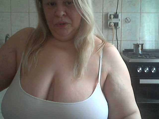 AriannaMilf's BongaCams show and profile