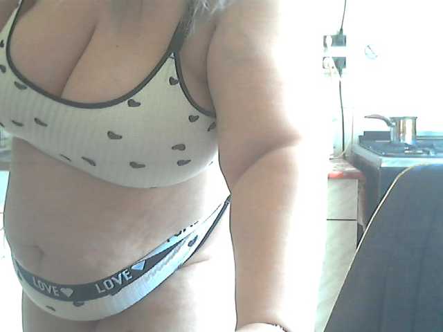 AriannaMilf's BongaCams show and profile