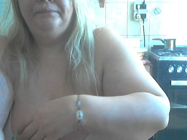 AriannaMilf's BongaCams show and profile