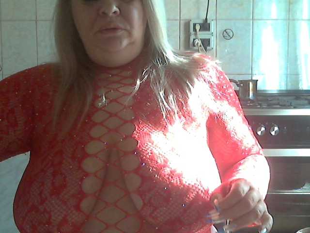 AriannaMilf's BongaCams show and profile