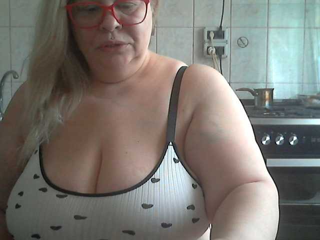 AriannaMilf's BongaCams show and profile