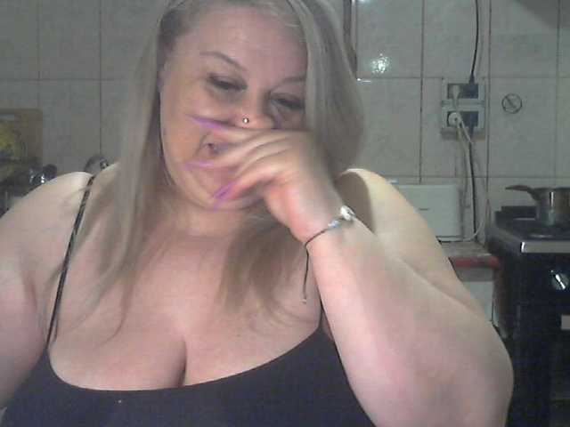 AriannaMilf's BongaCams show and profile