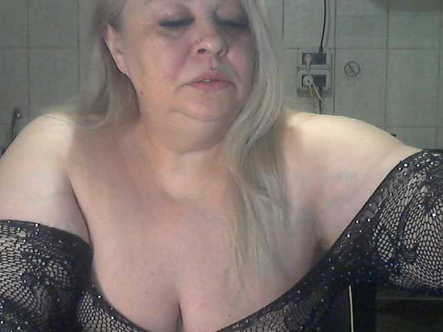 AriannaMilf's BongaCams show and profile