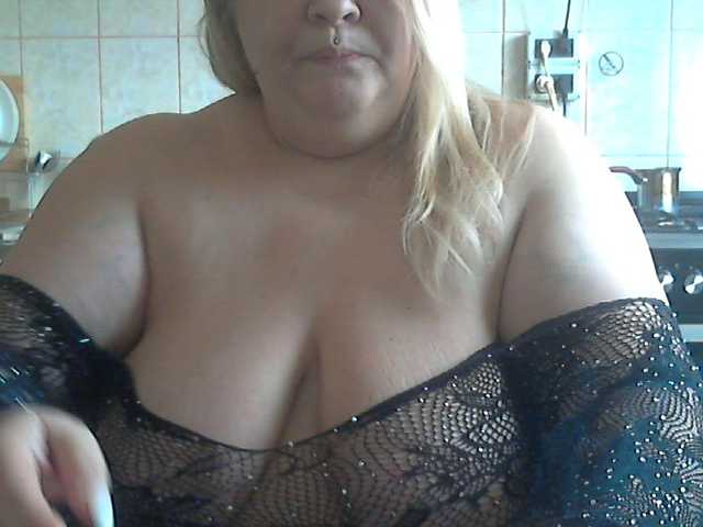 AriannaMilf's BongaCams show and profile