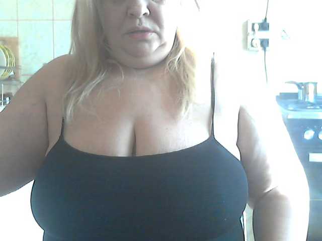 AriannaMilf's BongaCams show and profile