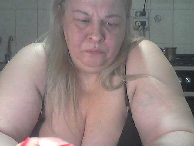 le modèle AriannaMilf est en webcam porno dans un show sur le site bongacams, il possède les tags suivants: White/Caucasian,Blonde,Shaved