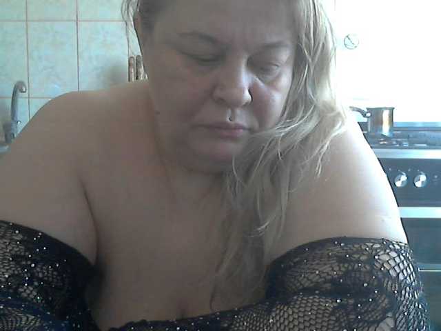 AriannaMilf's BongaCams show and profile