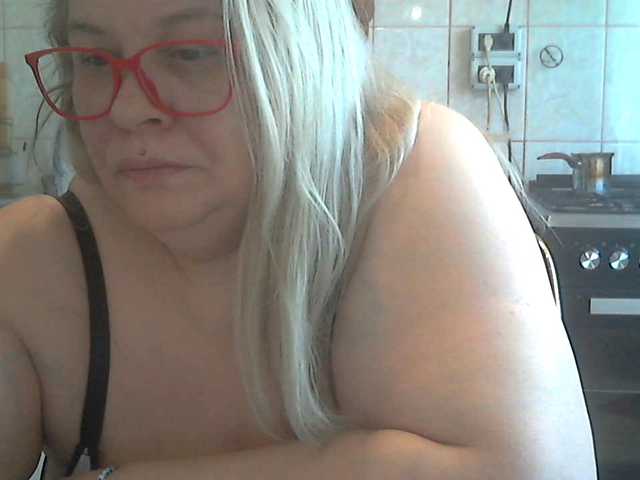 AriannaMilf's BongaCams show and profile