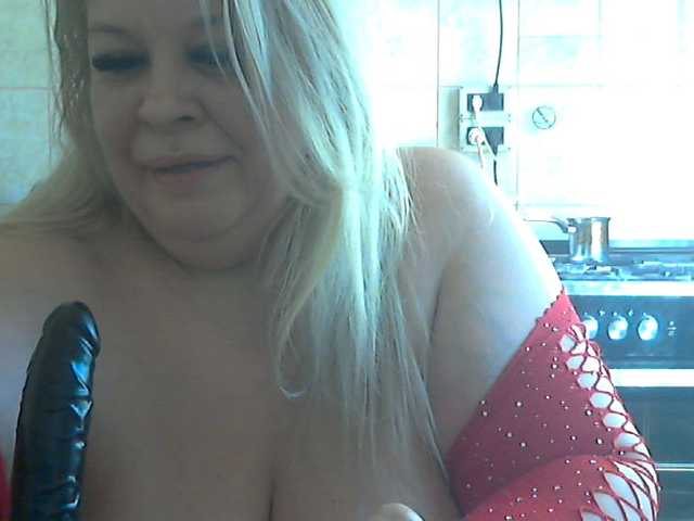 AriannaMilf's BongaCams show and profile