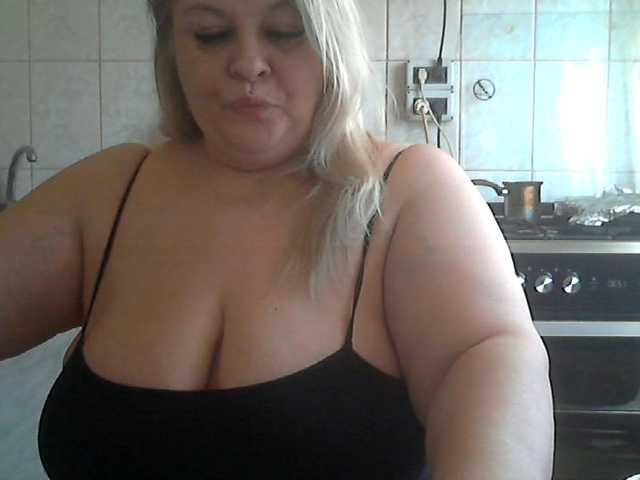 AriannaMilf's BongaCams show and profile