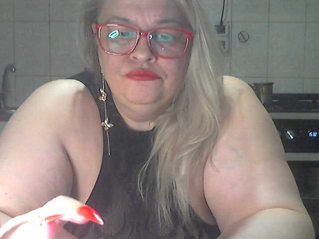 AriannaMilf's BongaCams show and profile