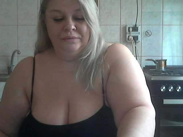 AriannaMilf's BongaCams show and profile