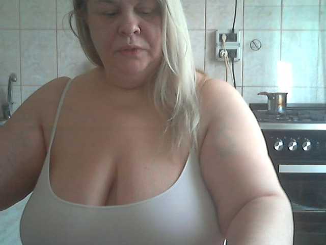 AriannaMilf's BongaCams show and profile