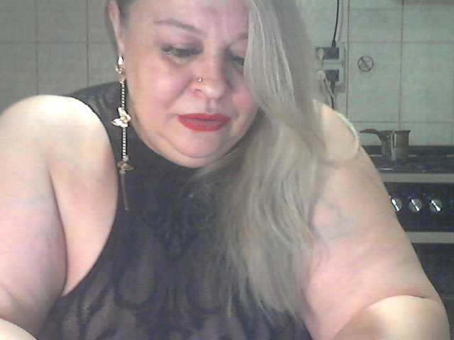 AriannaMilf's BongaCams show and profile