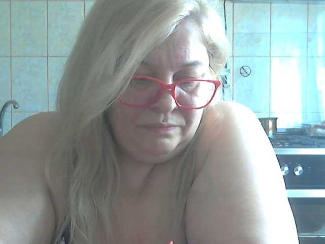 AriannaMilf's BongaCams show and profile