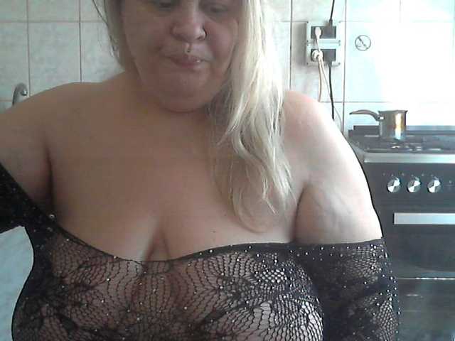 AriannaMilf's BongaCams show and profile