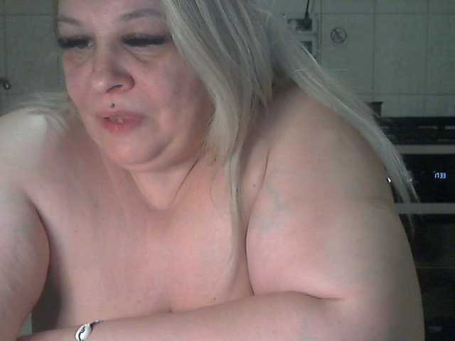 AriannaMilf's BongaCams show and profile