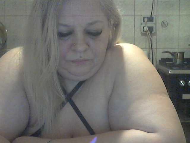 AriannaMilf's BongaCams show and profile