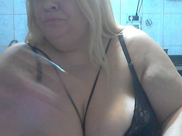 Try hot escort AriannaMilf AriannaMilf from BongaCams