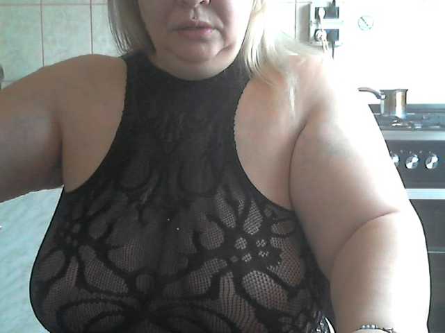 AriannaMilf's BongaCams show and profile