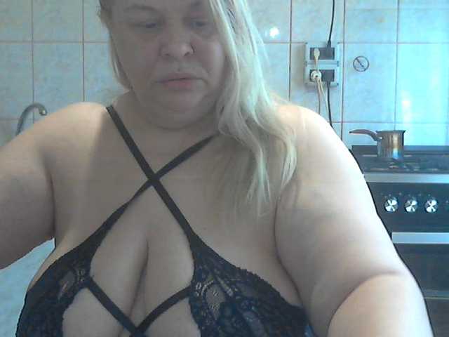 AriannaMilf's BongaCams show and profile