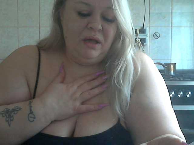 AriannaMilf's BongaCams show and profile