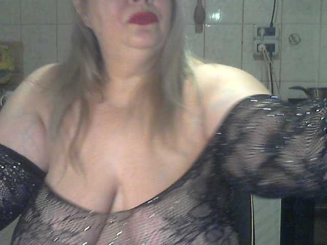 AriannaMilf's BongaCams show and profile