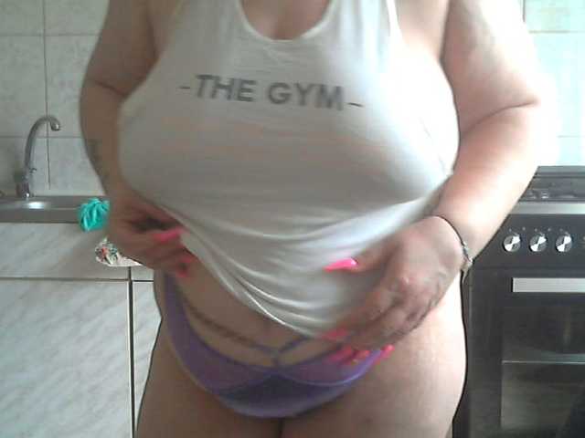 AriannaMilf's BongaCams show and profile