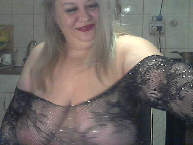 AriannaMilf's BongaCams show and profile