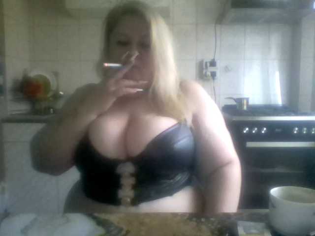 AriannaMilf's BongaCams show and profile