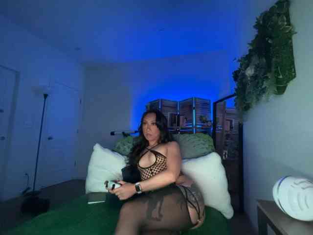 PreeminentJess webcam