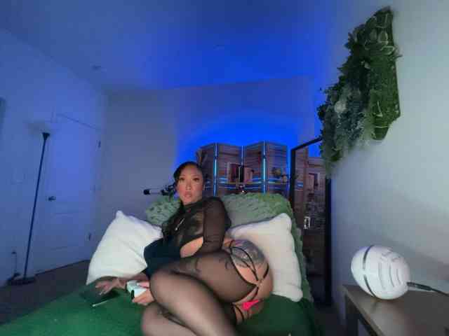 PreeminentJess webcam