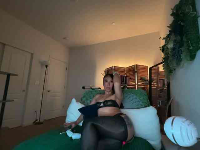 PreeminentJess webcam