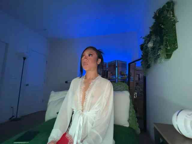 PreeminentJess webcam