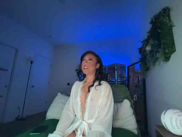 PreeminentJess webcam