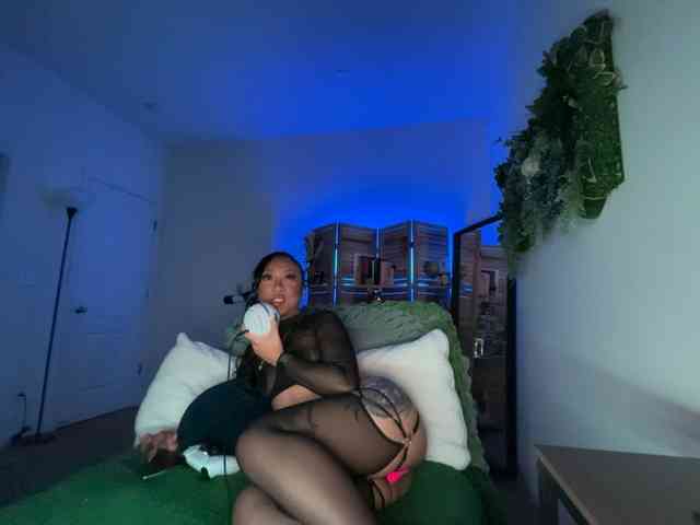 PreeminentJess webcam