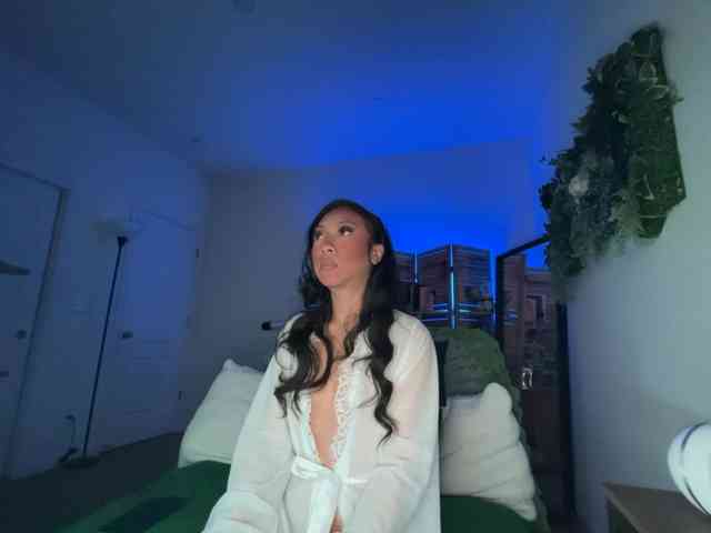 PreeminentJess webcam