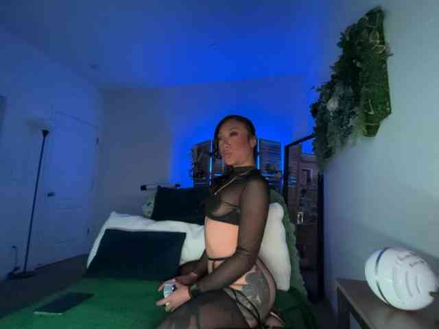 PreeminentJess webcam