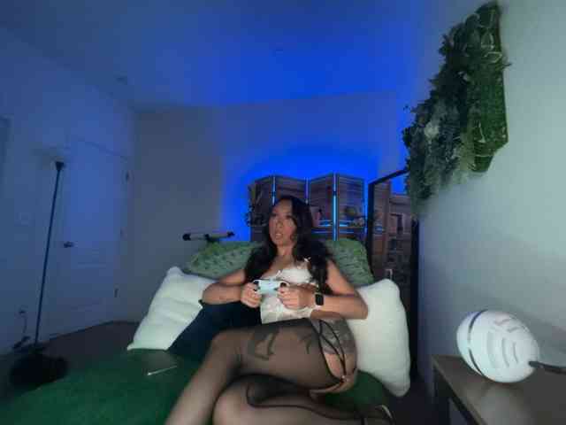 PreeminentJess webcam