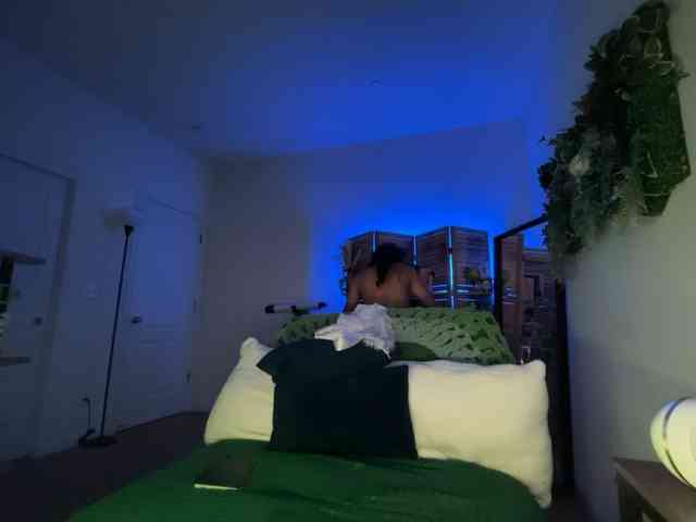 PreeminentJess webcam